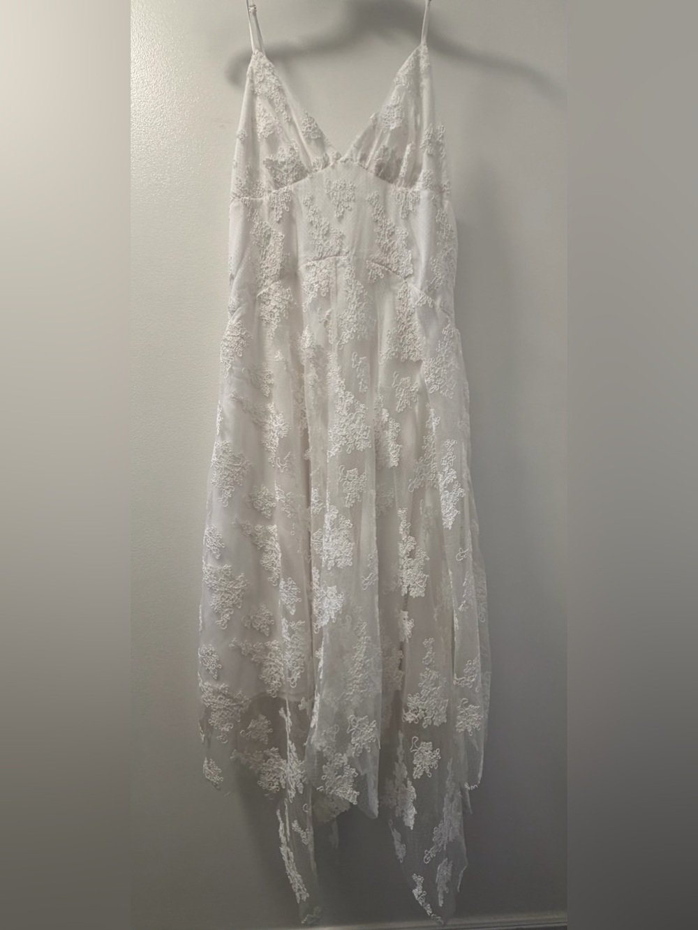 NWT Storia White Lace Bridal Wedding Asymmetrical Handkerchief Hem Dress L